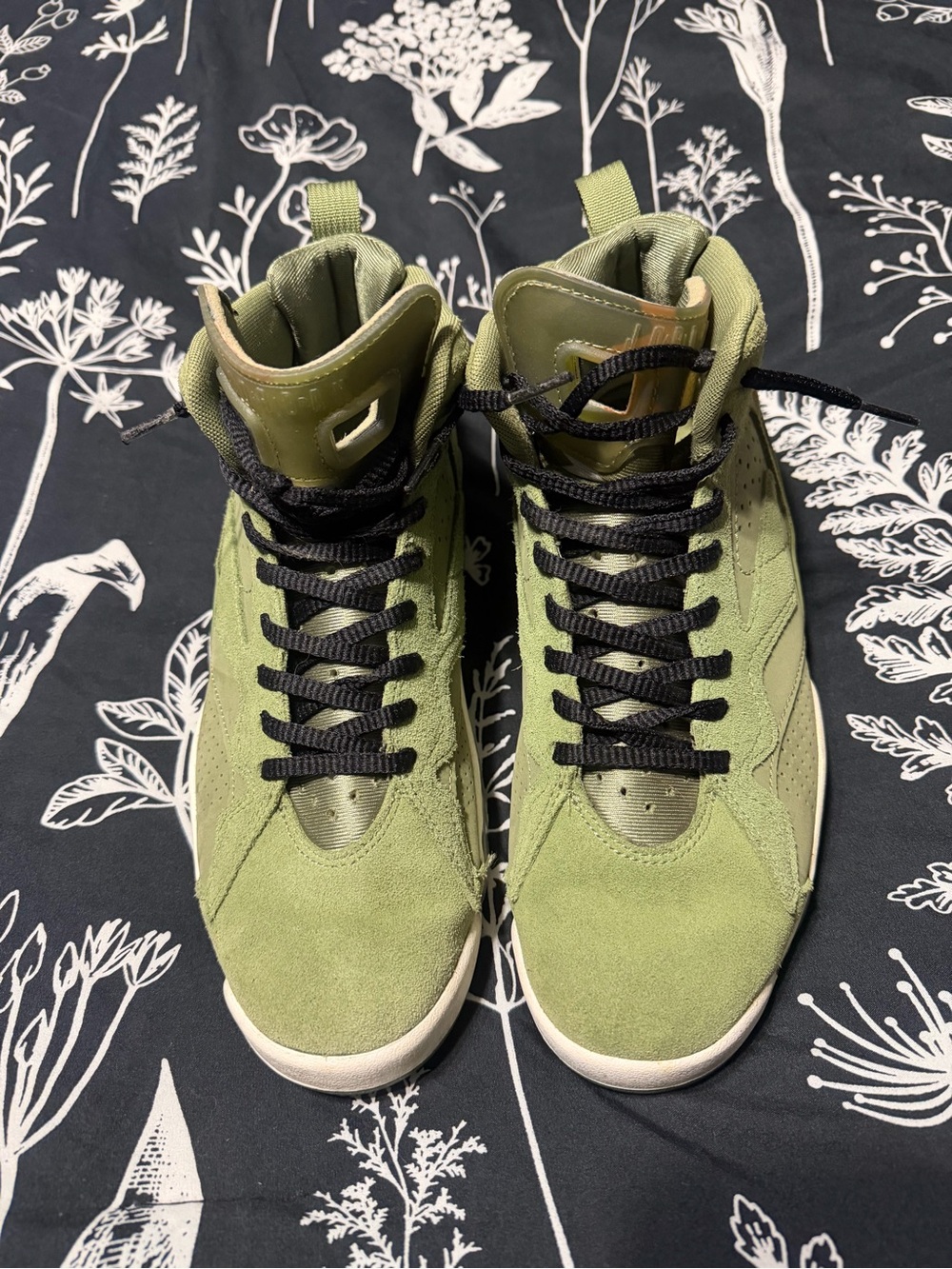 Jordan sky j olive suede